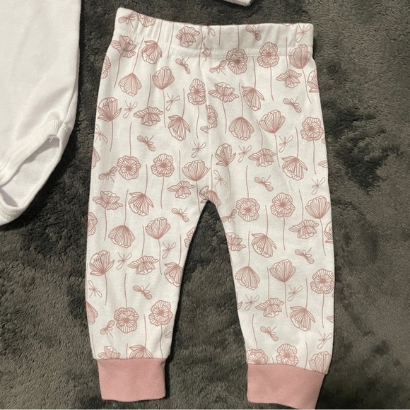 Lily & Jack 6-9M 3pc Set Long Sleeve Onesie Pants & Bib - Picture 5 of 8